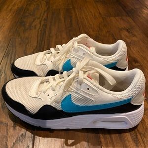 Women’s Nike Sneaker